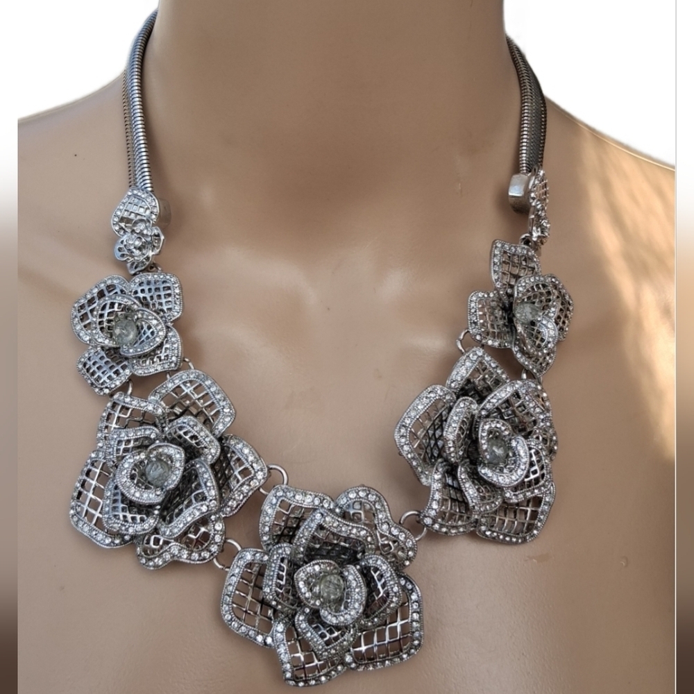 Stunning Silver Tone Rhinestone Floral Lattice Statement Necklace